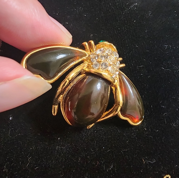 Joan Rivers Amber  Bee Brooch - Picture 2 of 5
